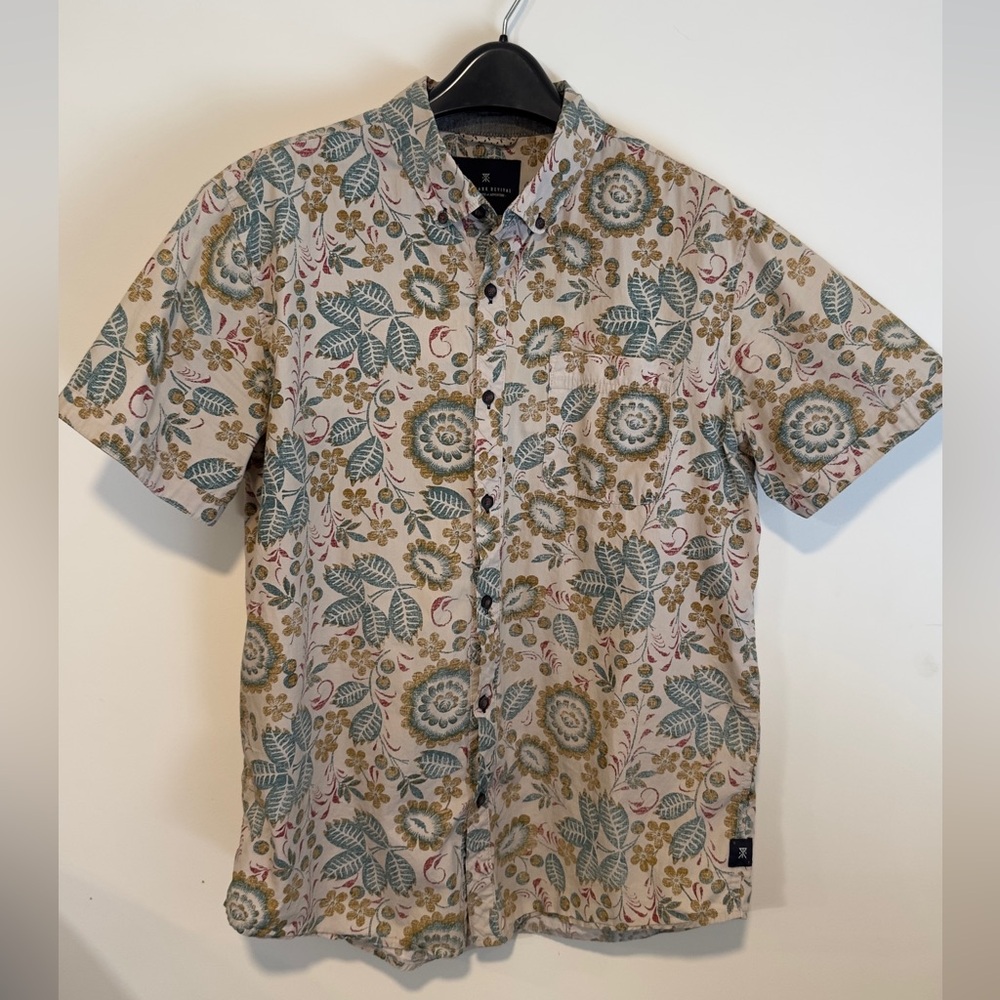 Men's Roark Revival Floral Button Down Shirt, good condition no blemishes